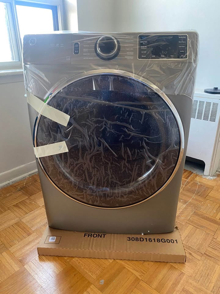 GE® 7.8 cu. ft. Capacity, 10.1 kg (IEC) Dryer with Built-In Wifi - GFD65ESMNSN